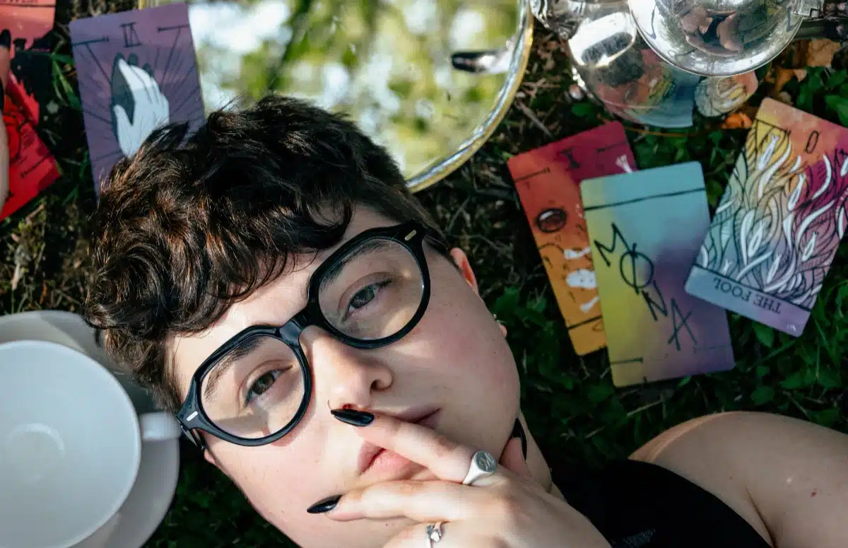 breakup anthem,electropop,heartbreak anthem,møna music,queer identity,unlucky song